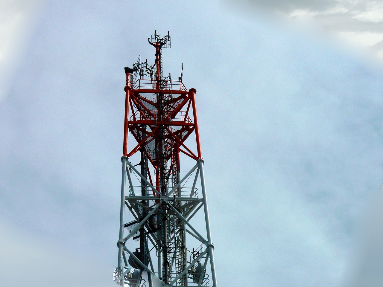 radio mast mobile transmission tower free photo