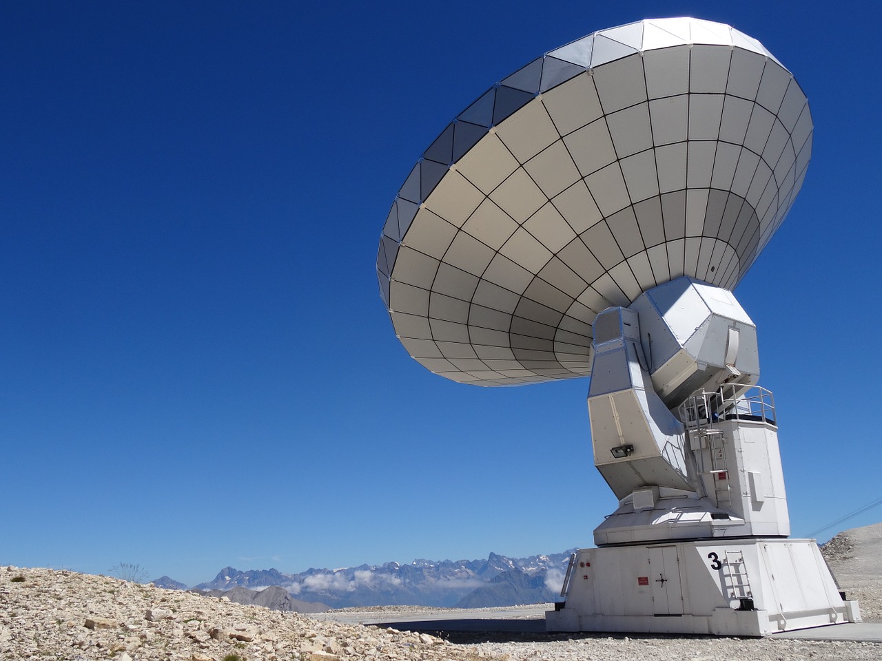 radio telescope astronomy bure peak free photo