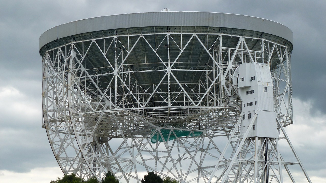 radio telescope jodrell bank manchester free photo