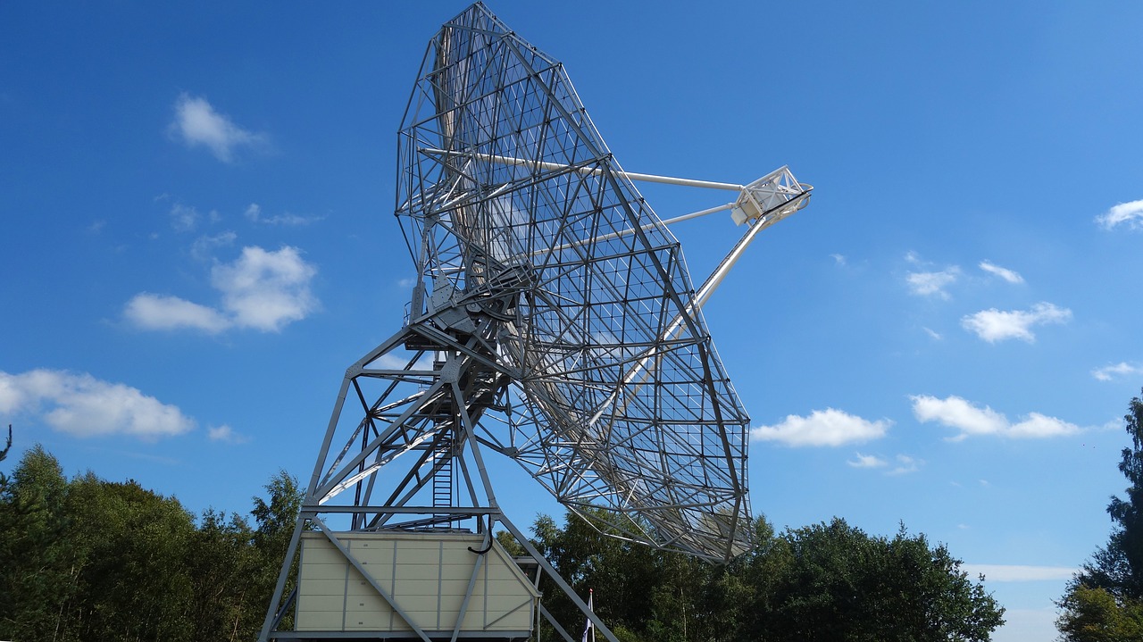 radio telescope  radio waves  science free photo