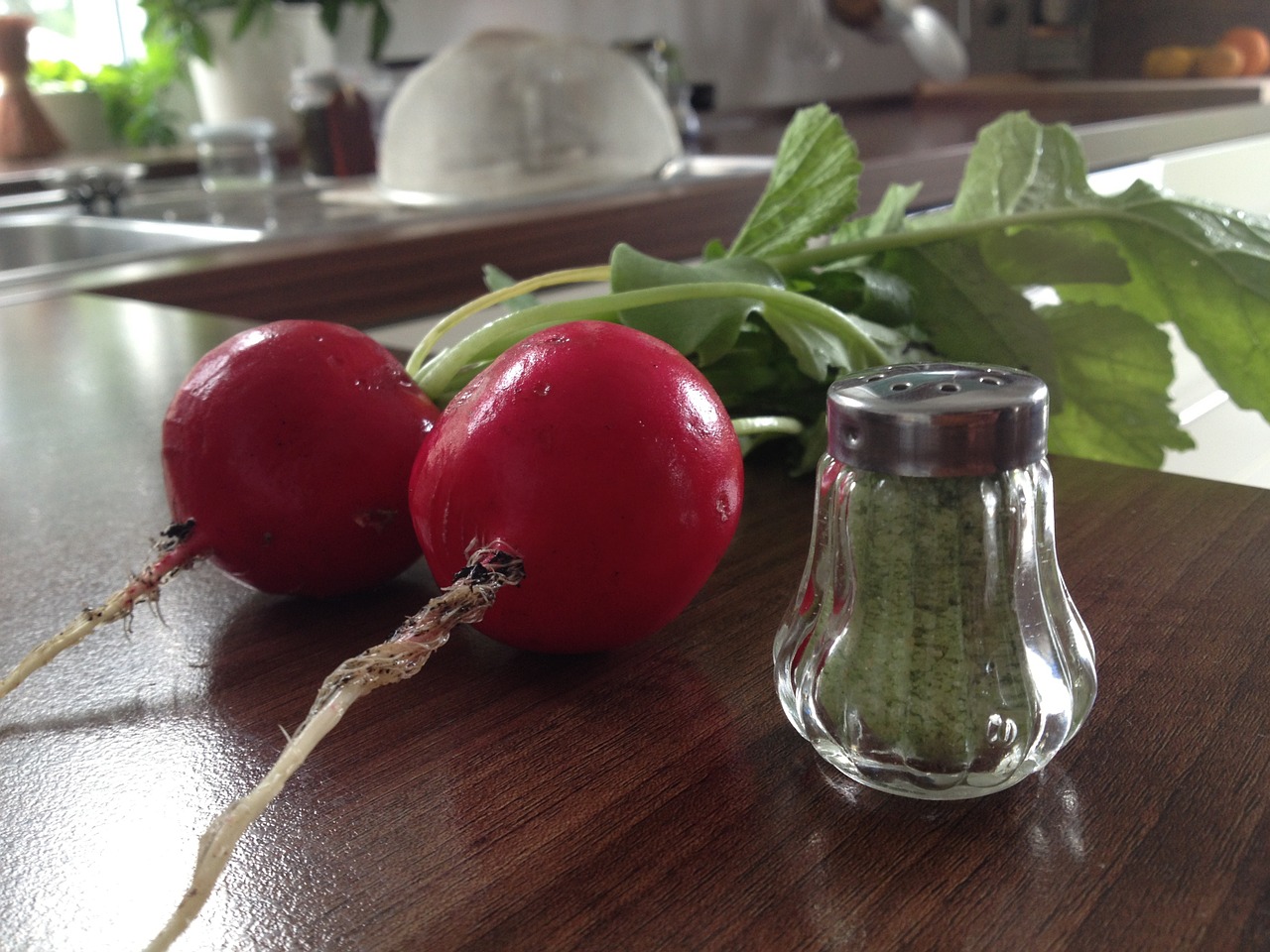 radishes kitchen red free photo