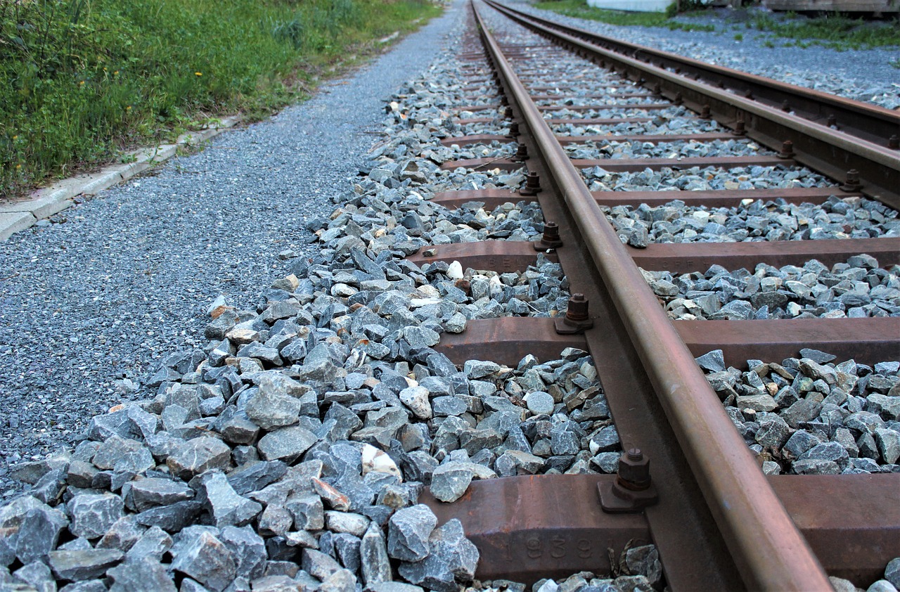 rail  stones  railway line free photo