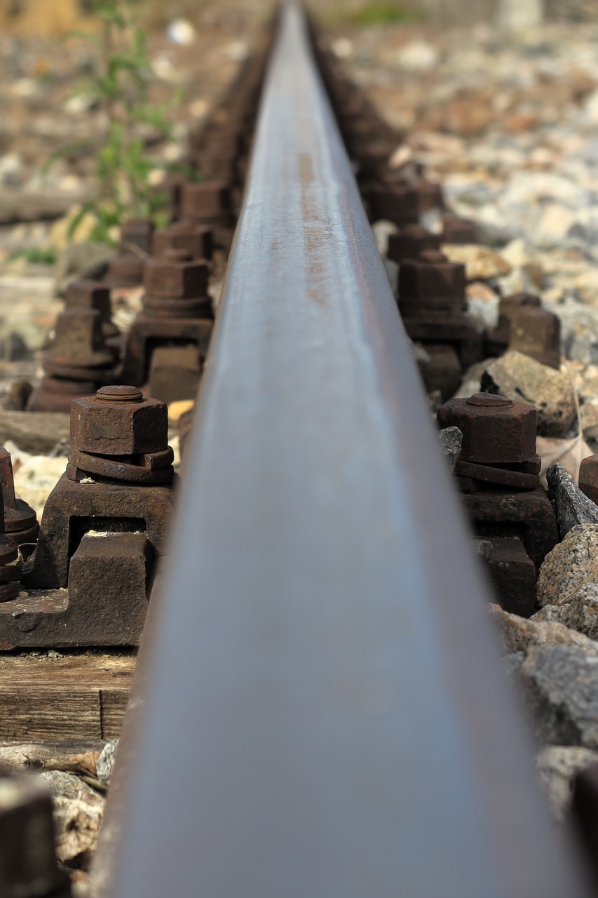 rail  railway  railroad tracks free photo