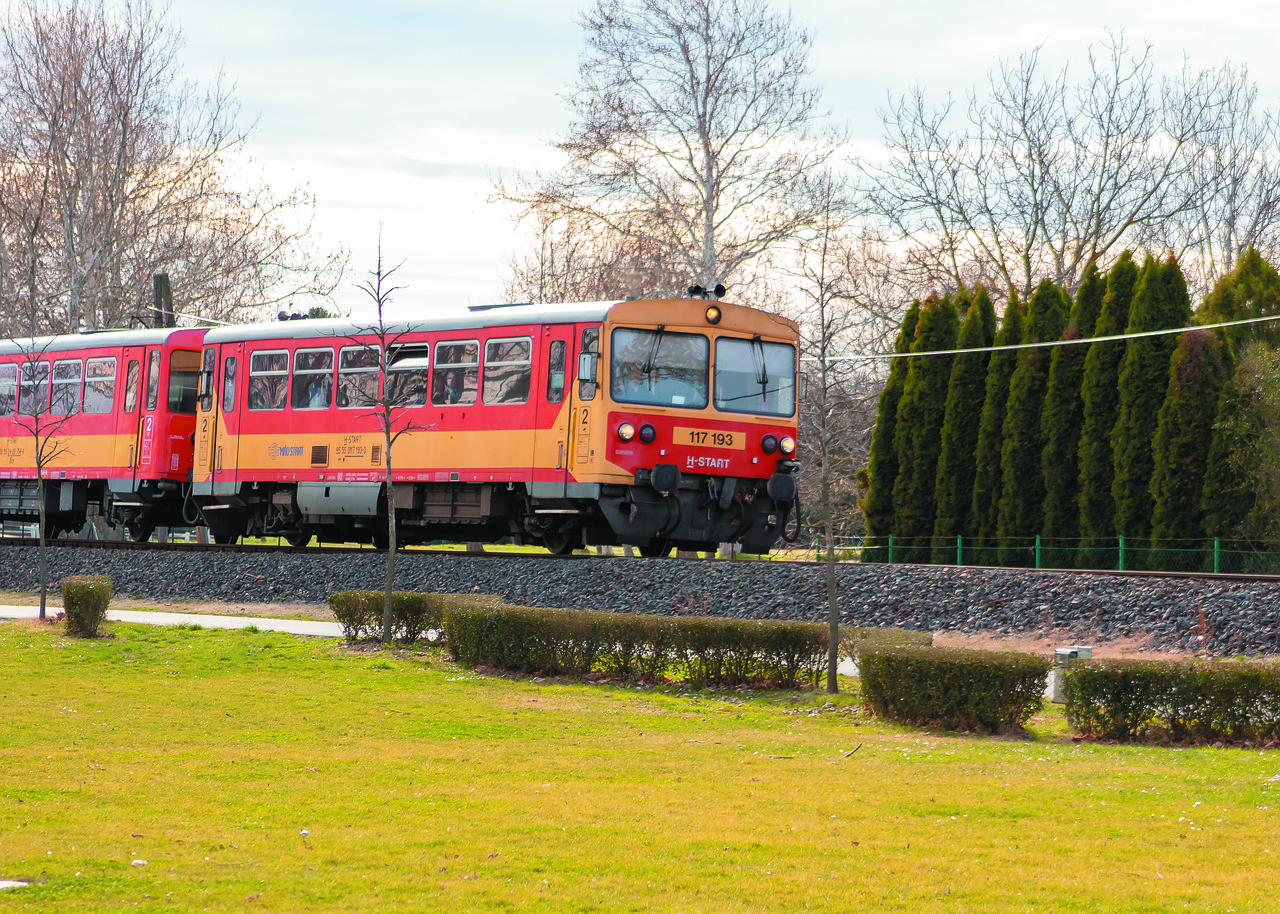 rail  train  locomotive free photo