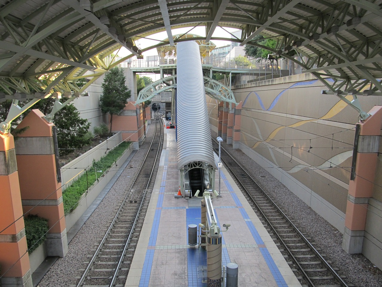 rail station dallas metro free photo