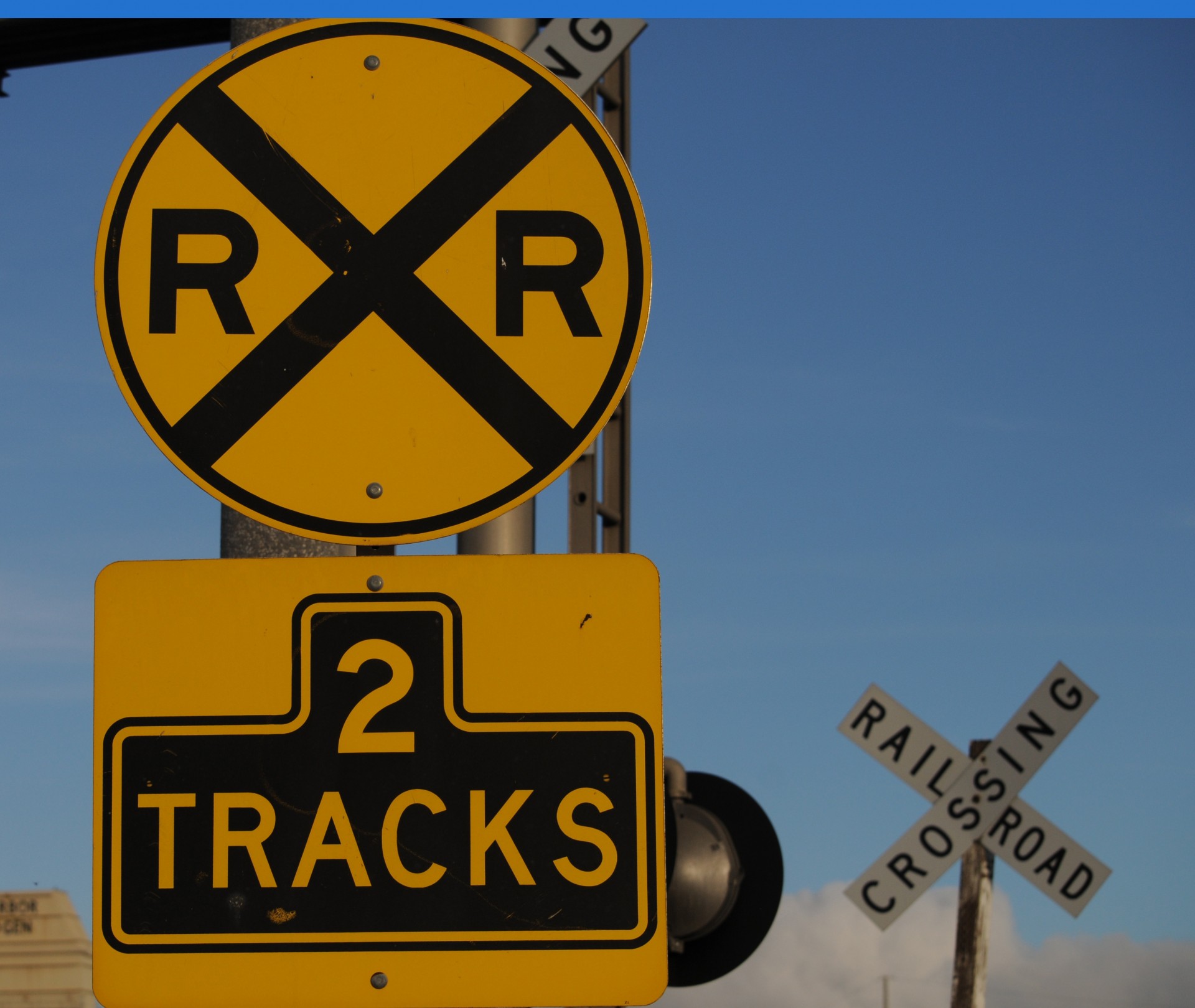 railroad signs crossing free photo
