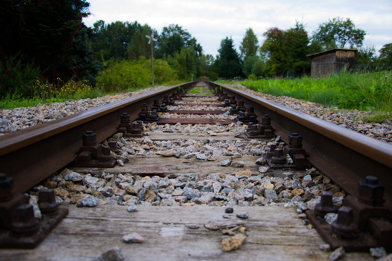 railroad tracks railway seemed free photo