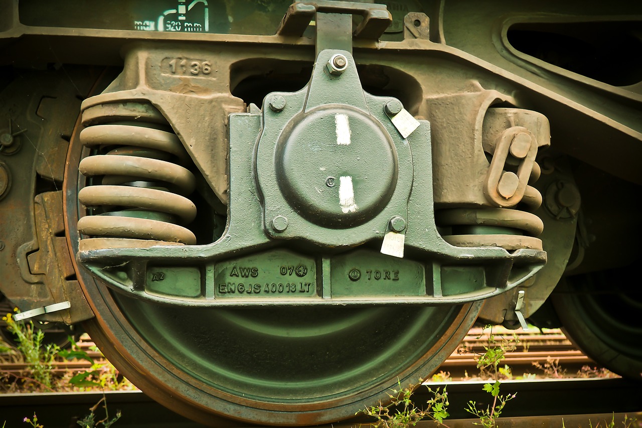 railway wheel drive free photo