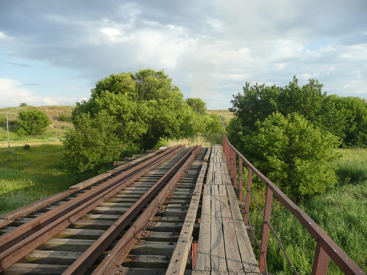 railway bridge farm kalinowo free photo