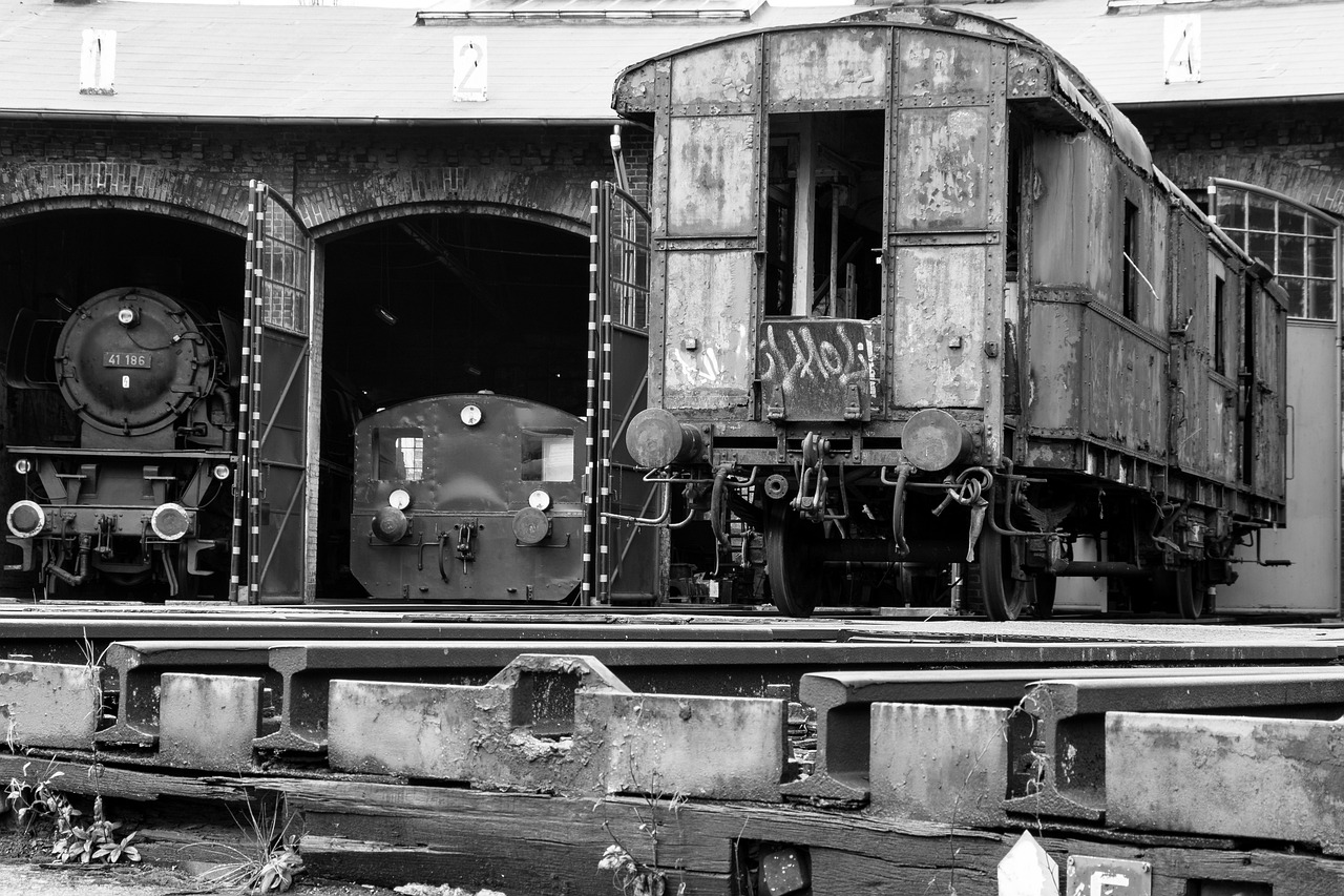 railway train wagon free photo