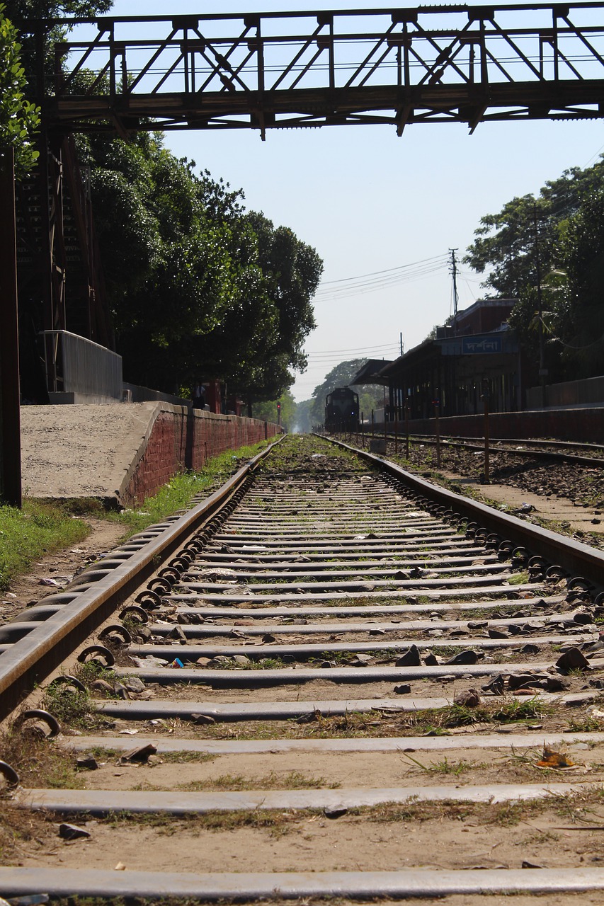 railway locomotive railroad track free photo