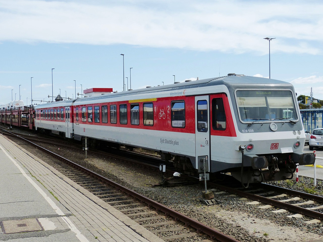 railway  railway station  locomotive free photo