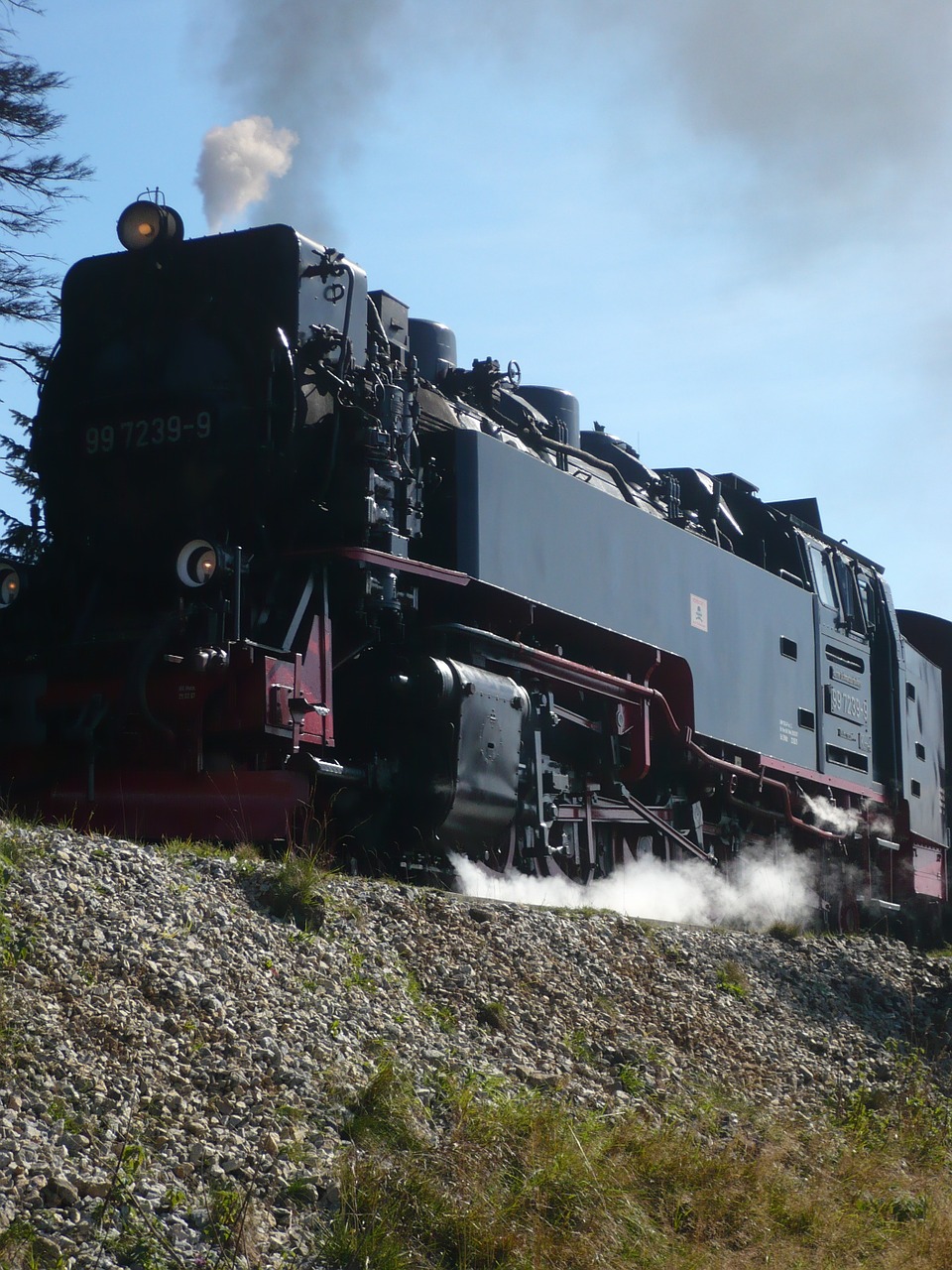 railway resin locomotive free photo