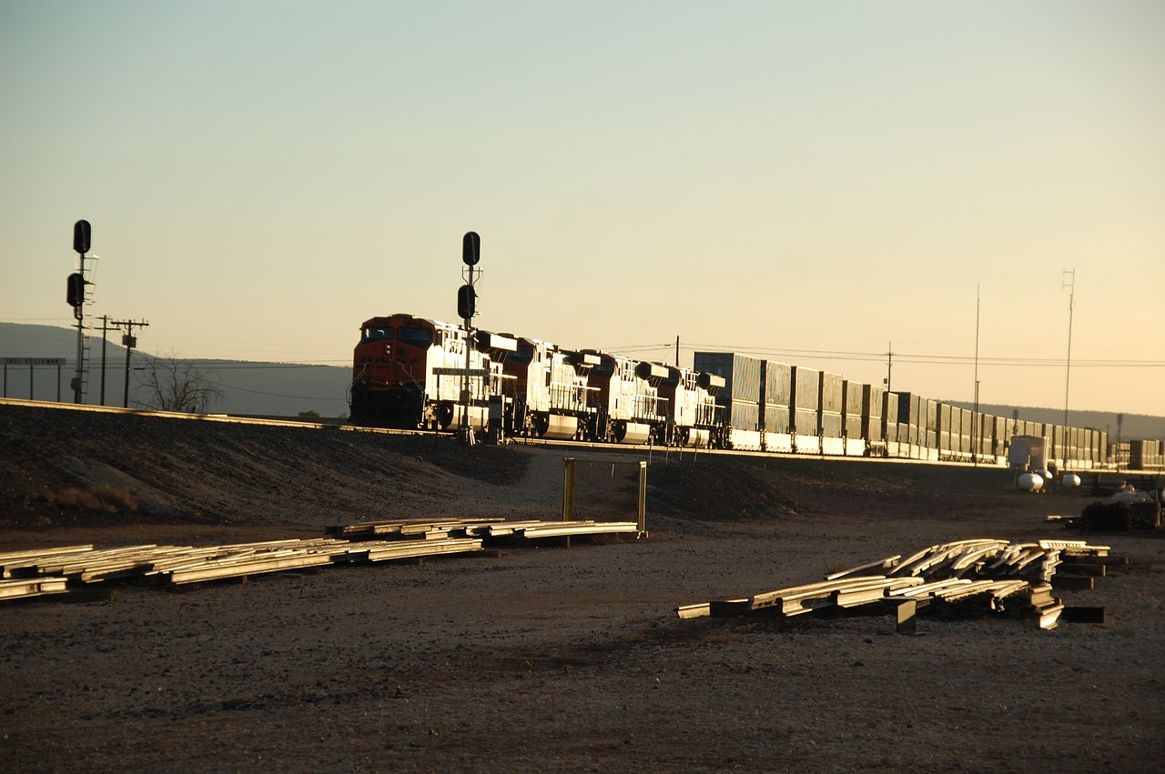 railway train traffic free photo