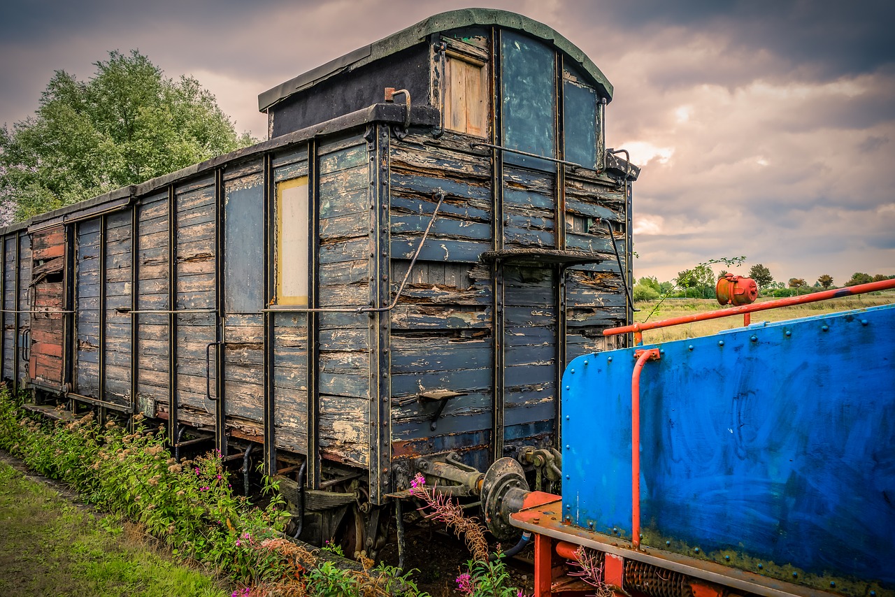 railway carriages  dare  wagon free photo