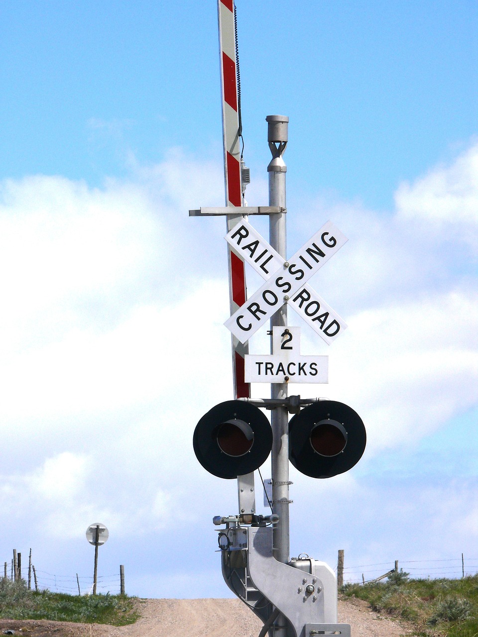 railway crossing usa america free photo