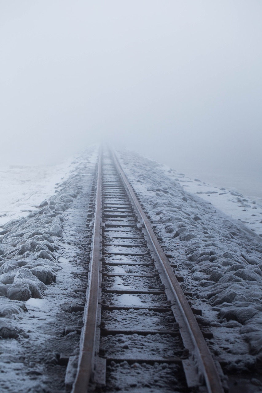 railway embankment snow gleise free photo