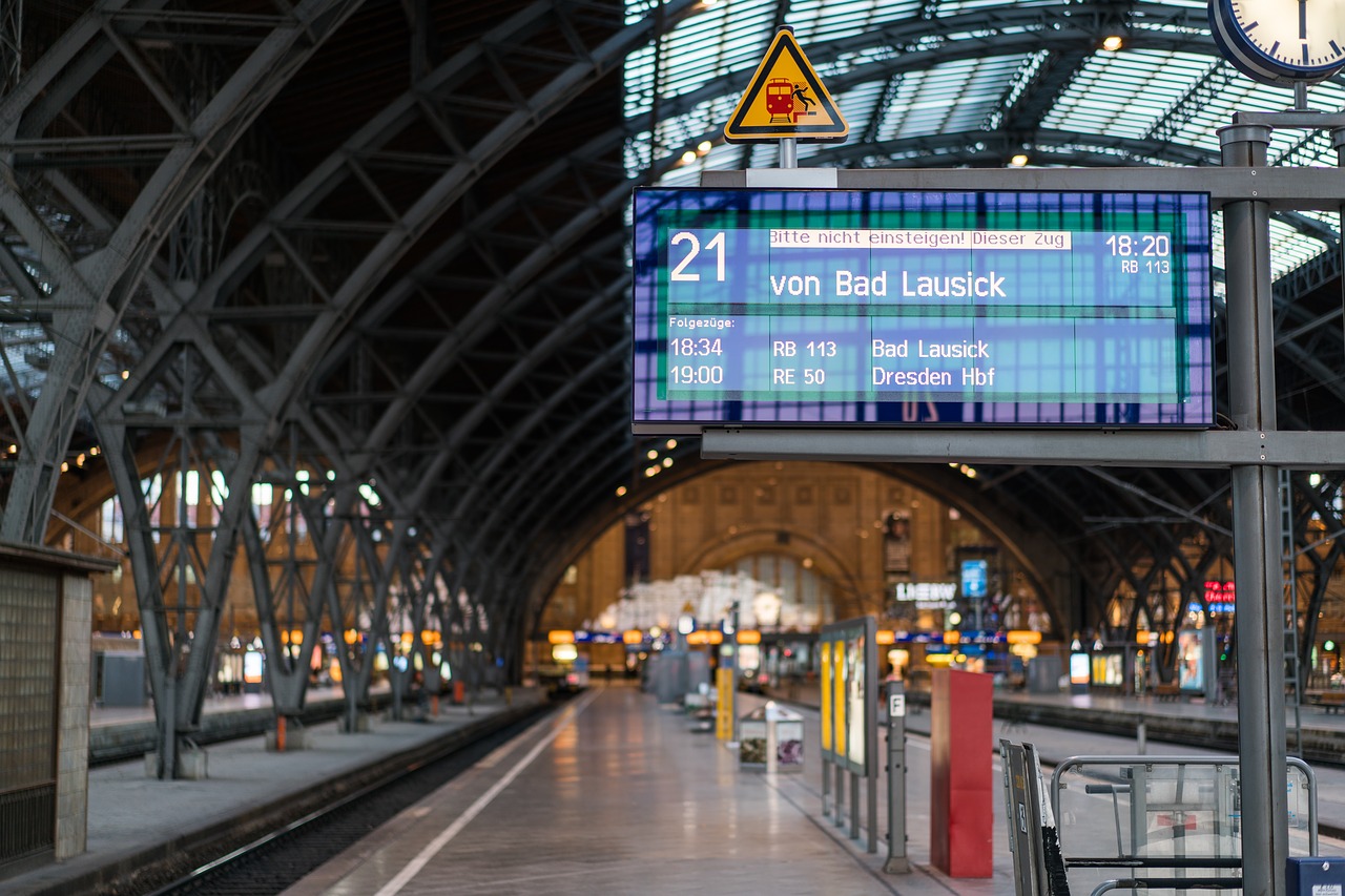 railway station departure time free photo