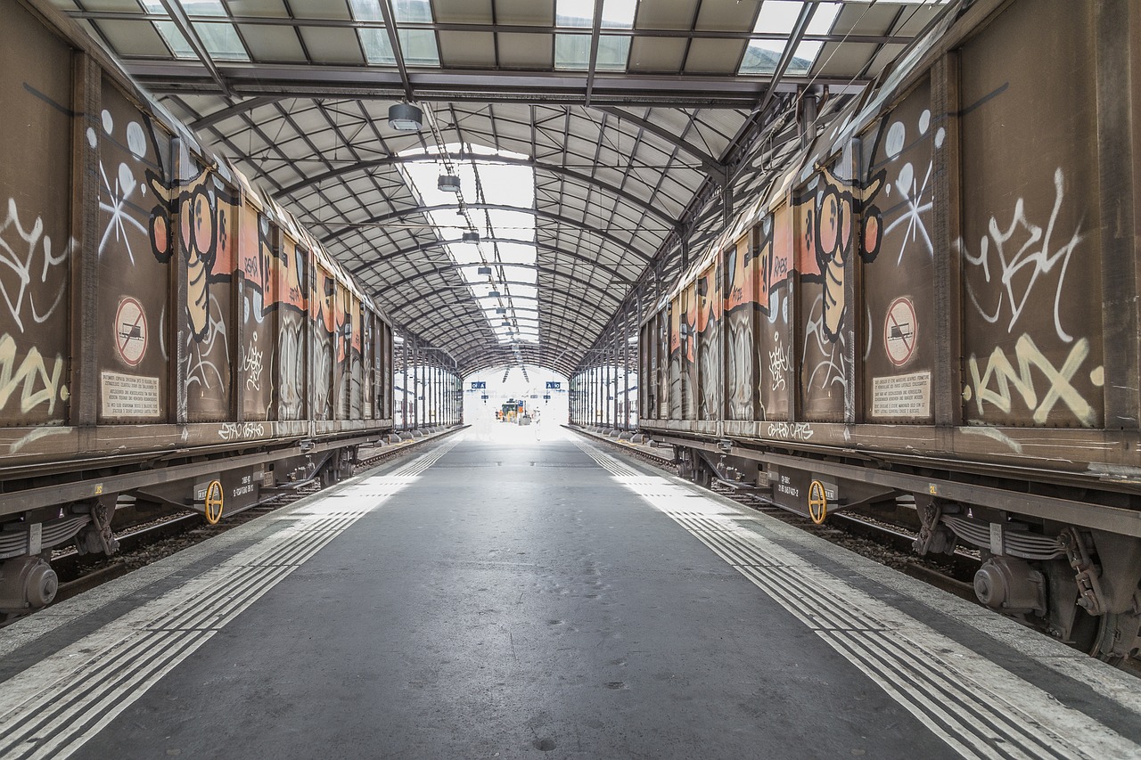 railway station lucerne train free photo