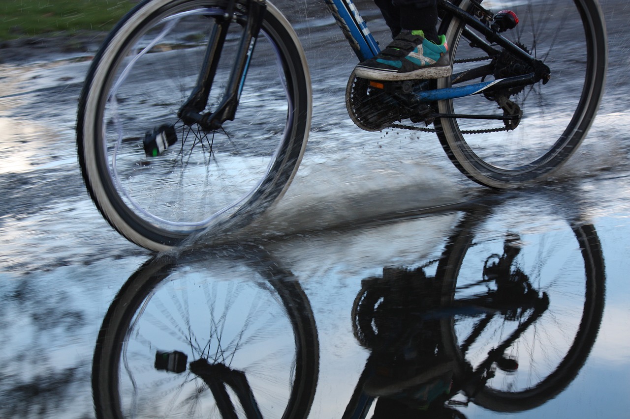 rain bicycle plas free photo