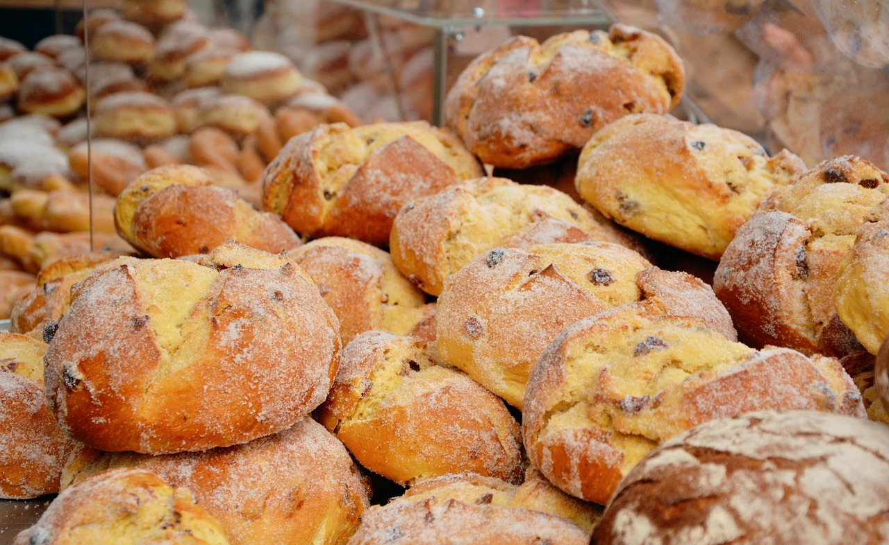raisin bread bread bakery free photo