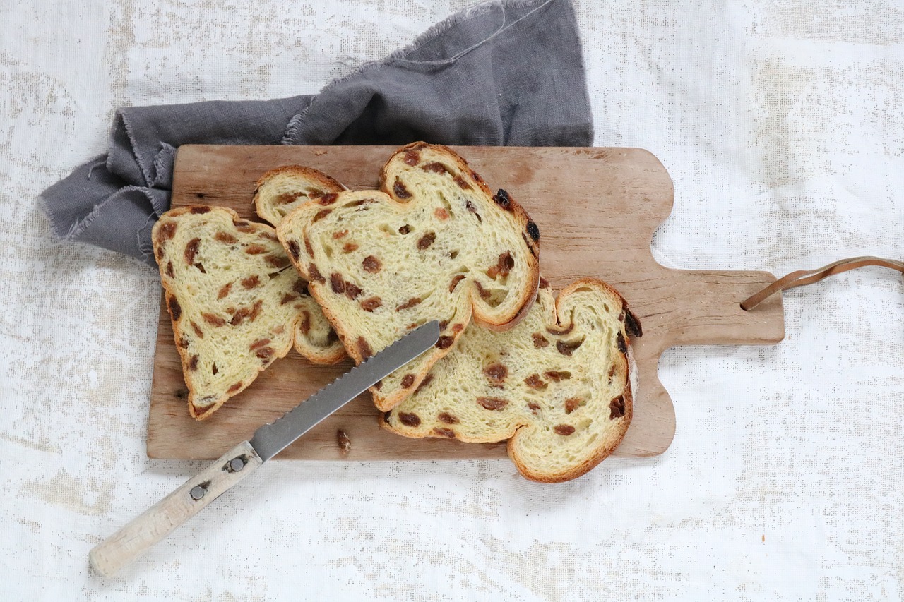 raisin bread  bread  craft free photo