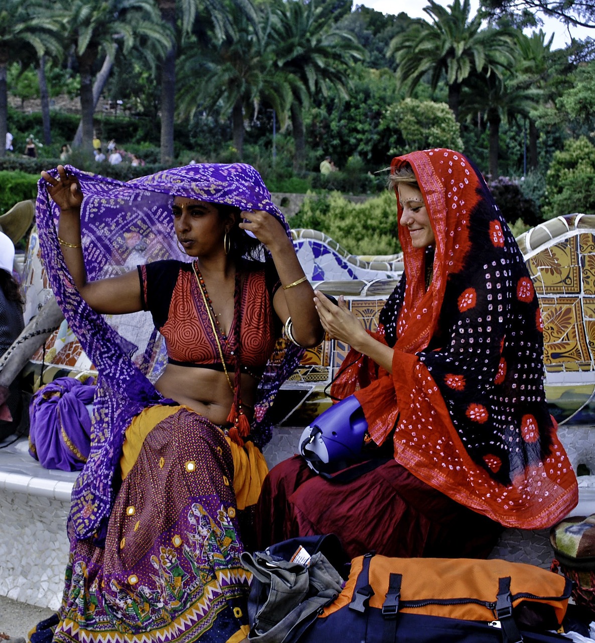 barcelona women sitting free photo