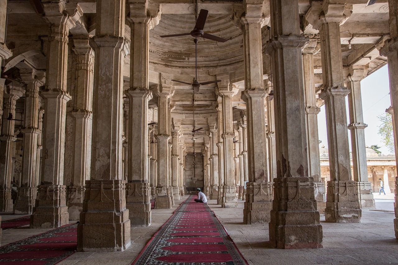 rani sipri's mosque tomb ahmedabad india free photo
