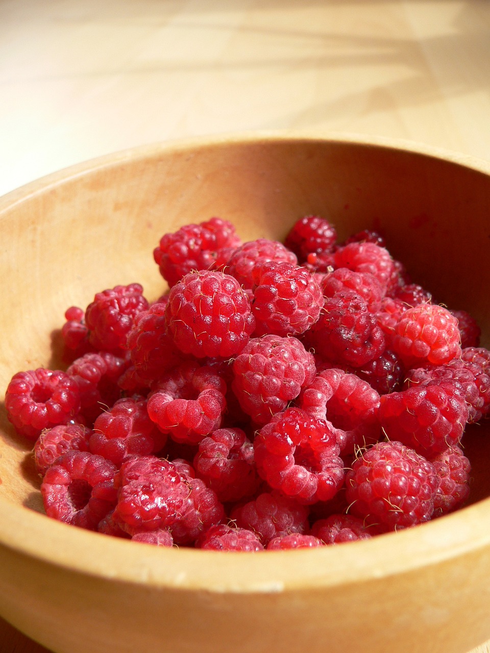 raspberries berries berry free photo