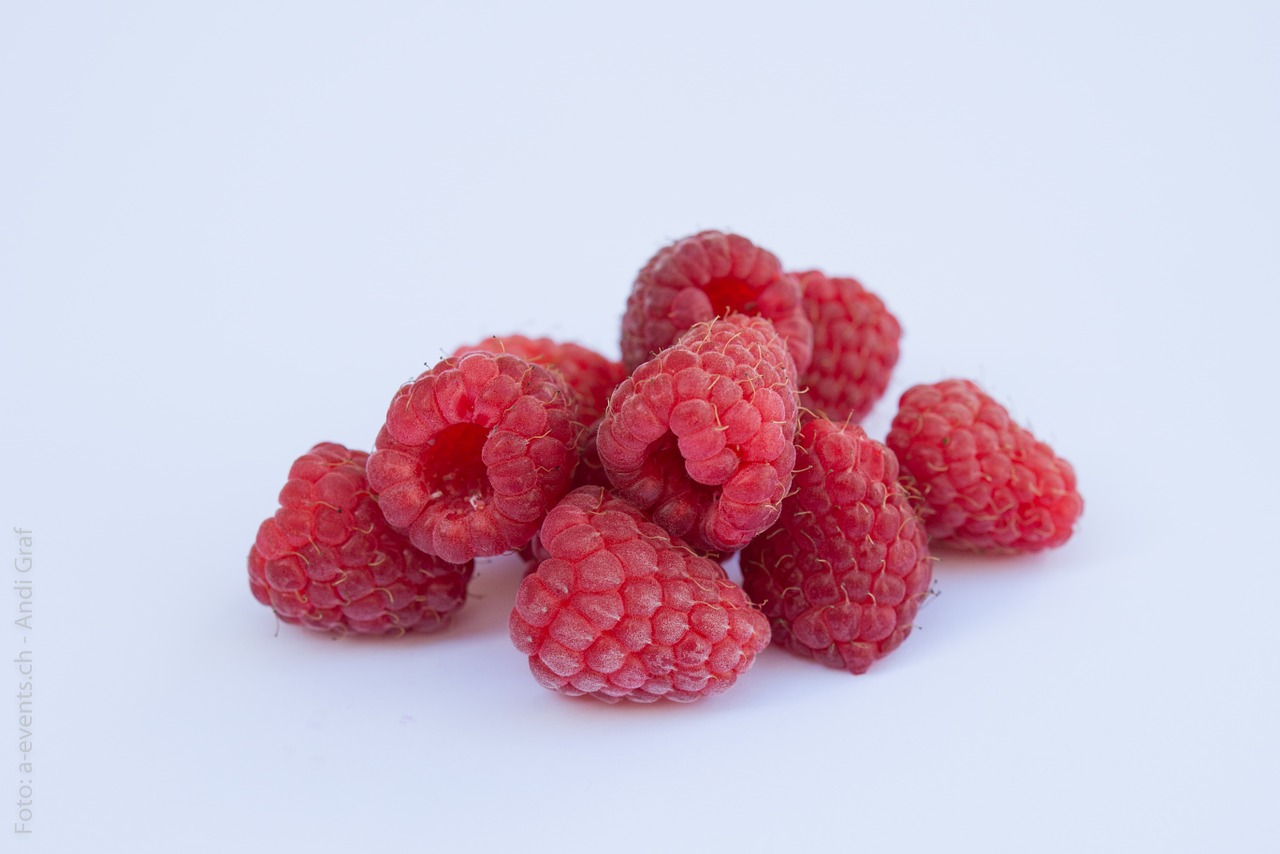 raspberries fruits berries free photo