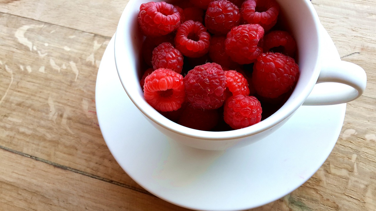 raspberries red fruit free photo