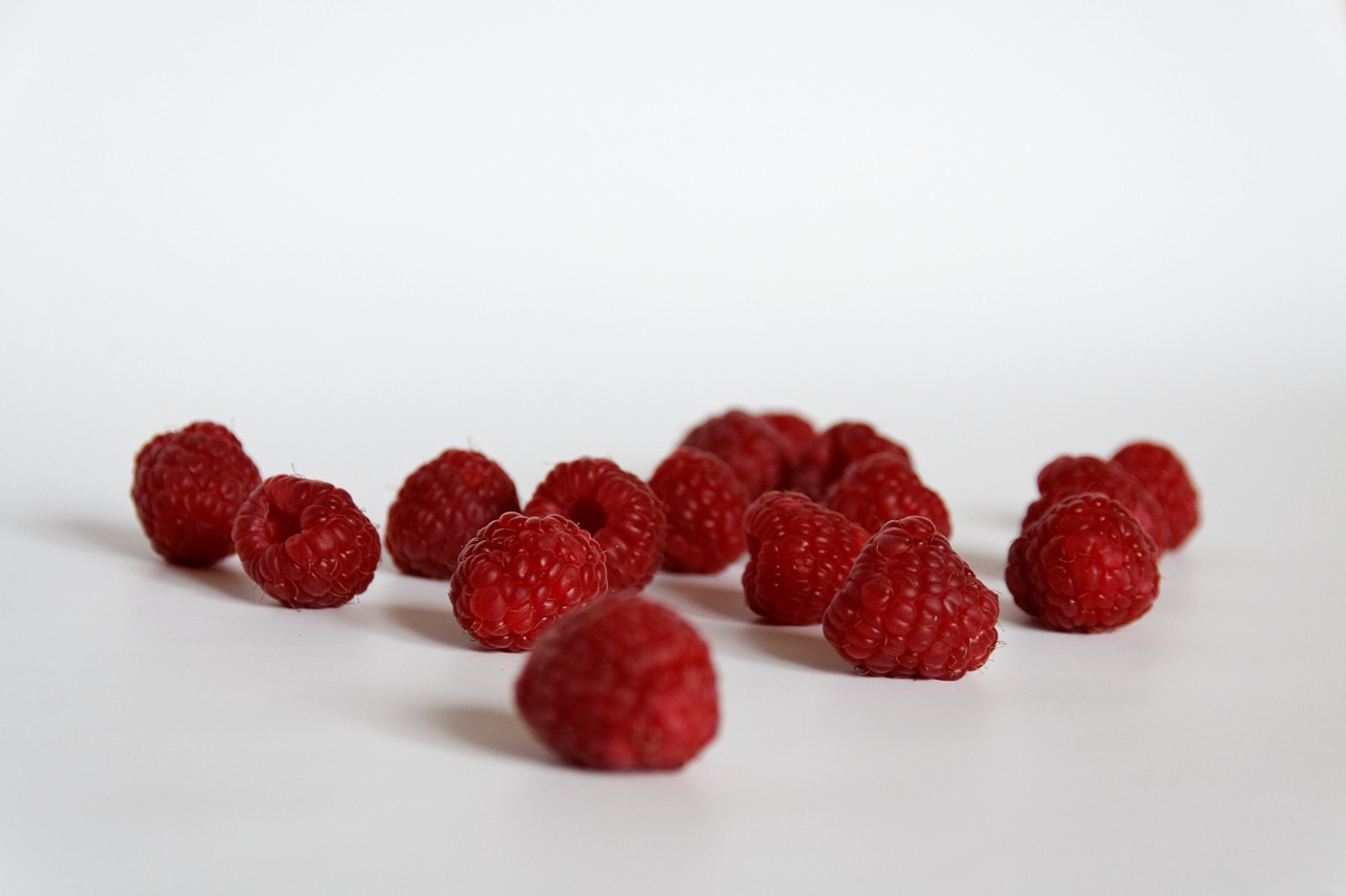 raspberries fruit healthy free photo