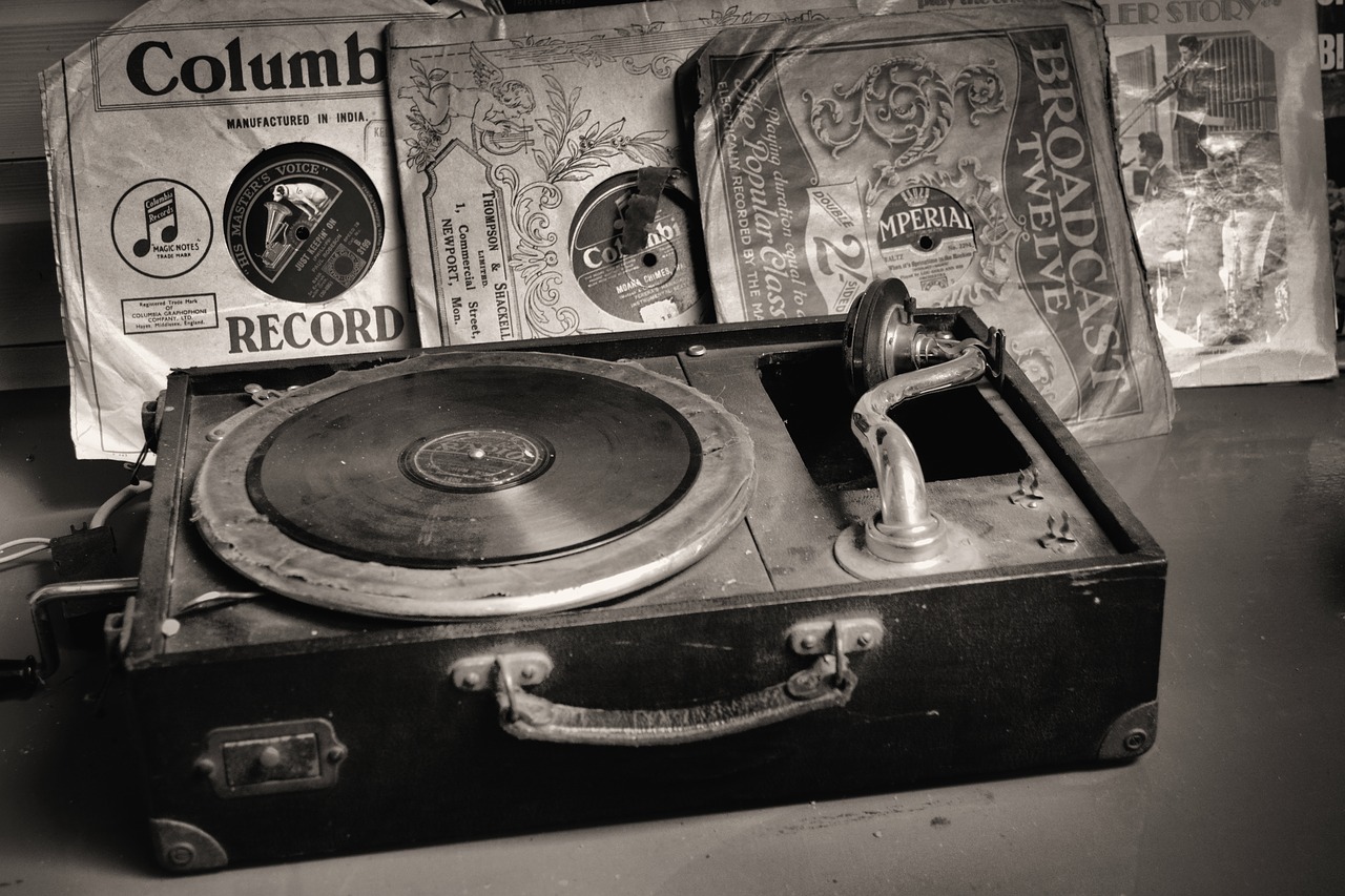 record player records old free photo