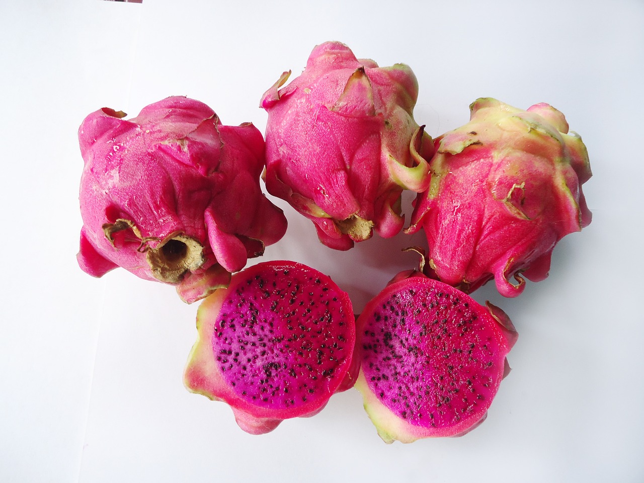 dragon fruit red fruit free photo