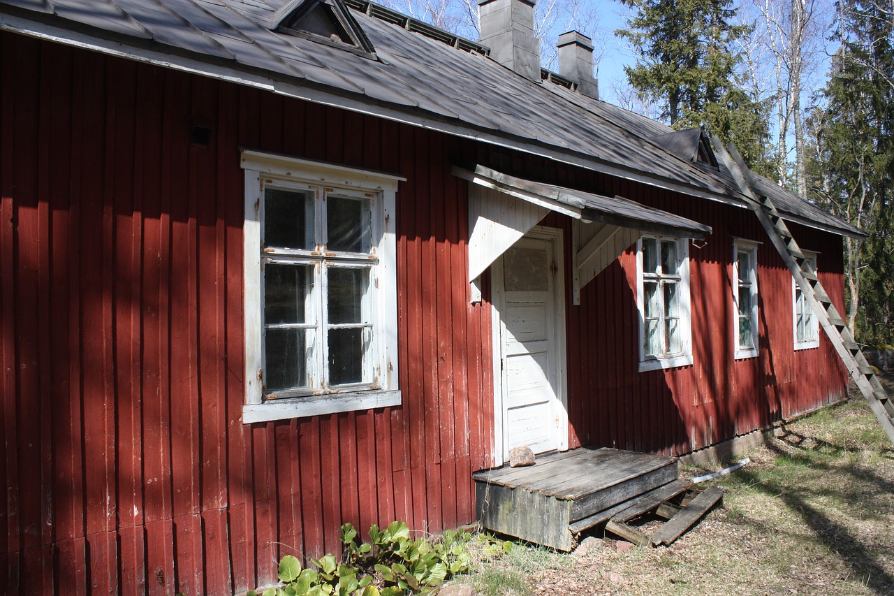 red wooden house old free photo