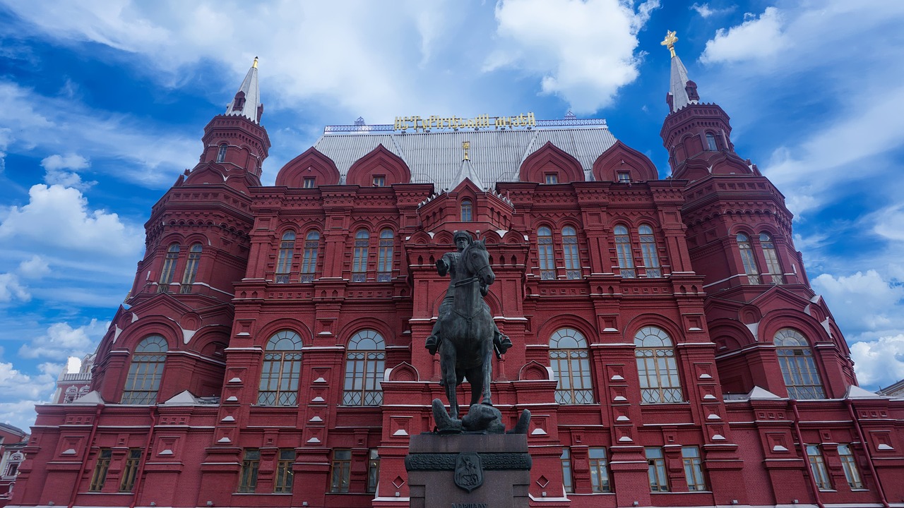 red horse moscow free photo