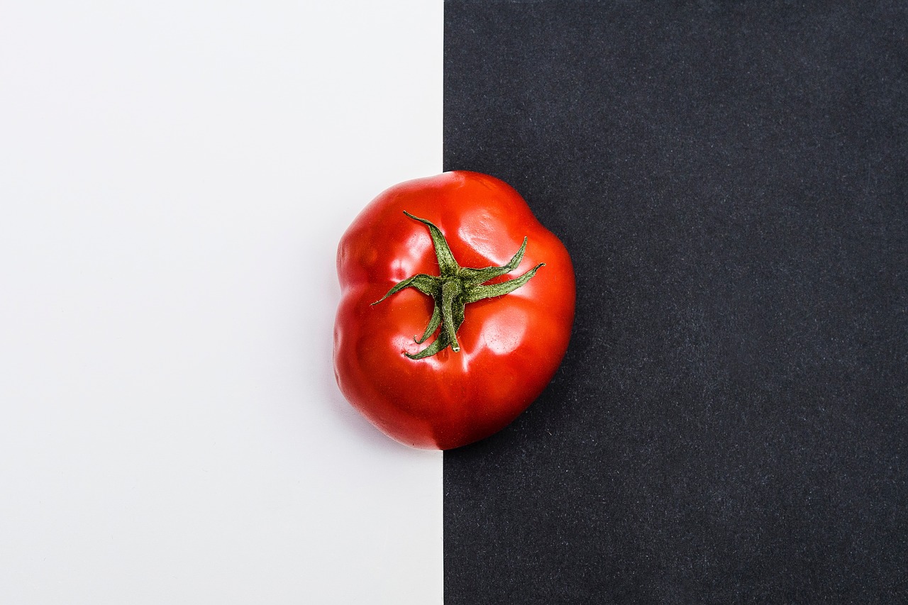 red tomato fruit free photo