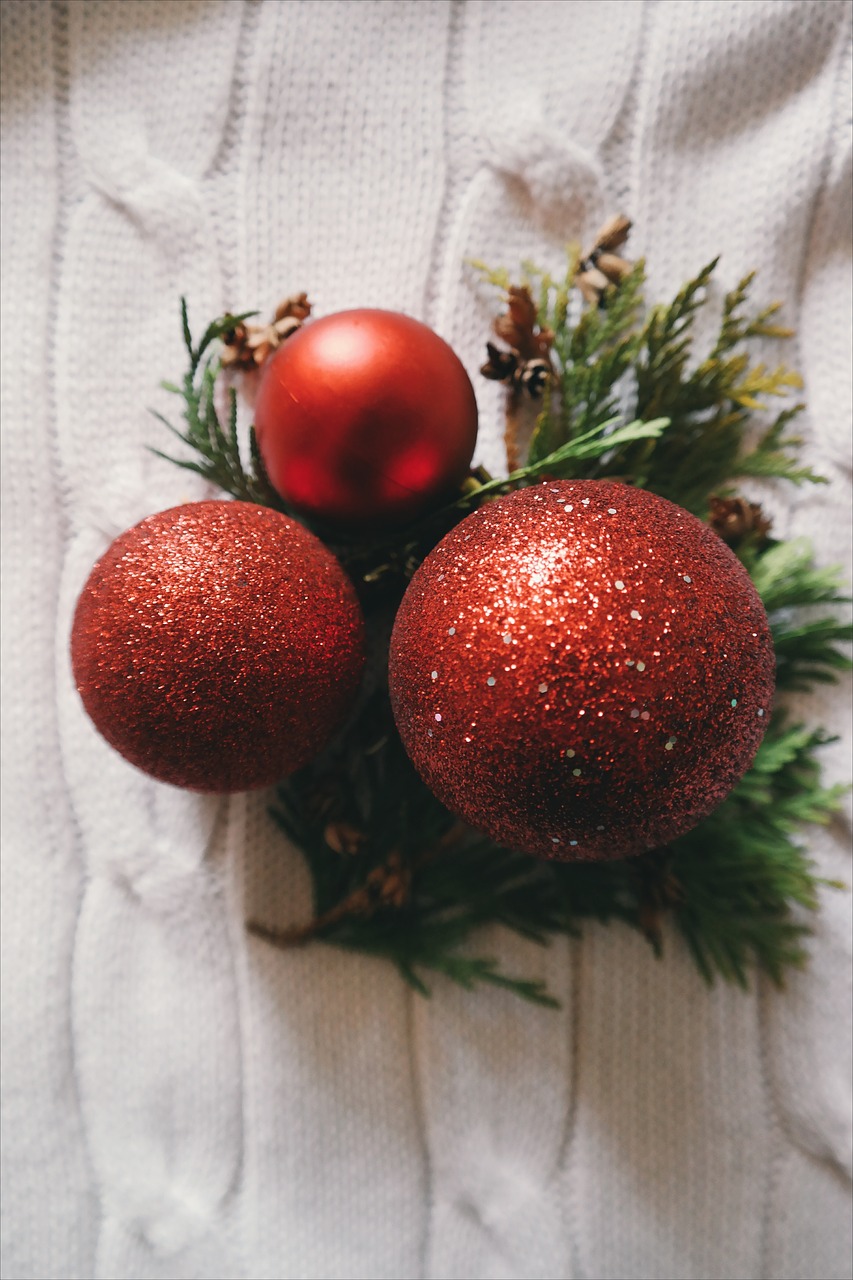 red christmas ball decoration free photo