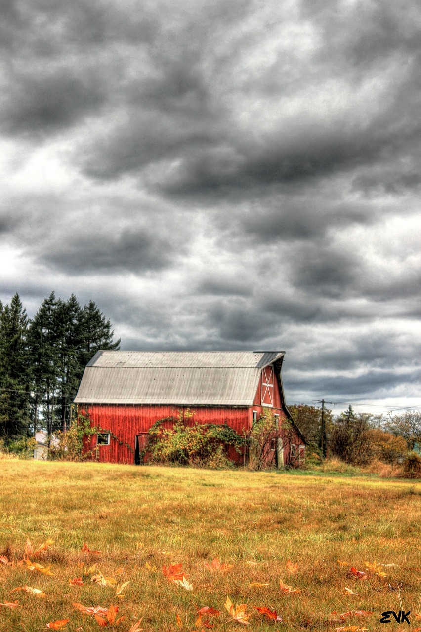 red barn country free photo