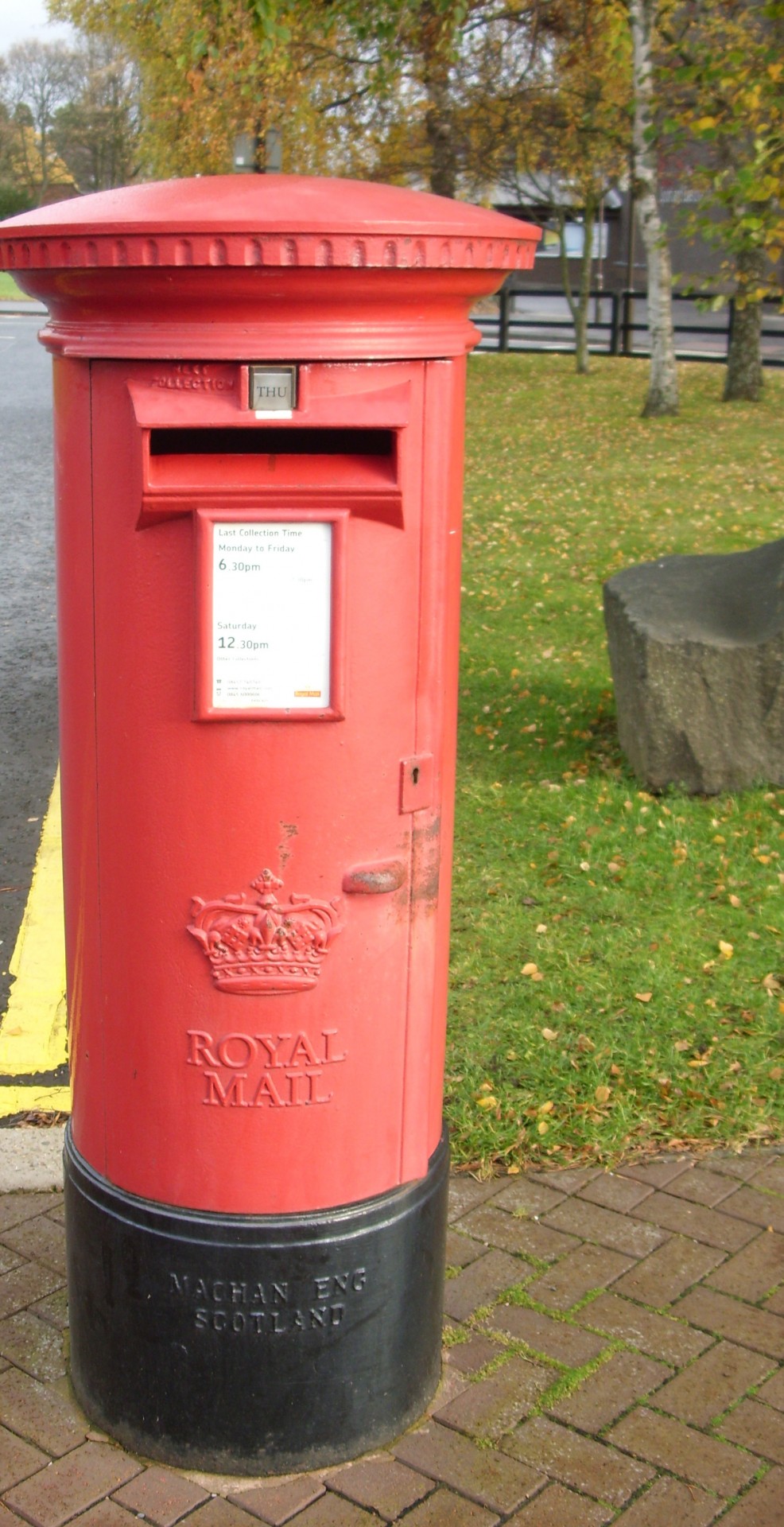 Box post. Почтовый ящик в Англии. Почтовый ящик Британия. Почтовый ящик Лондон. Красный почтовый ящик.