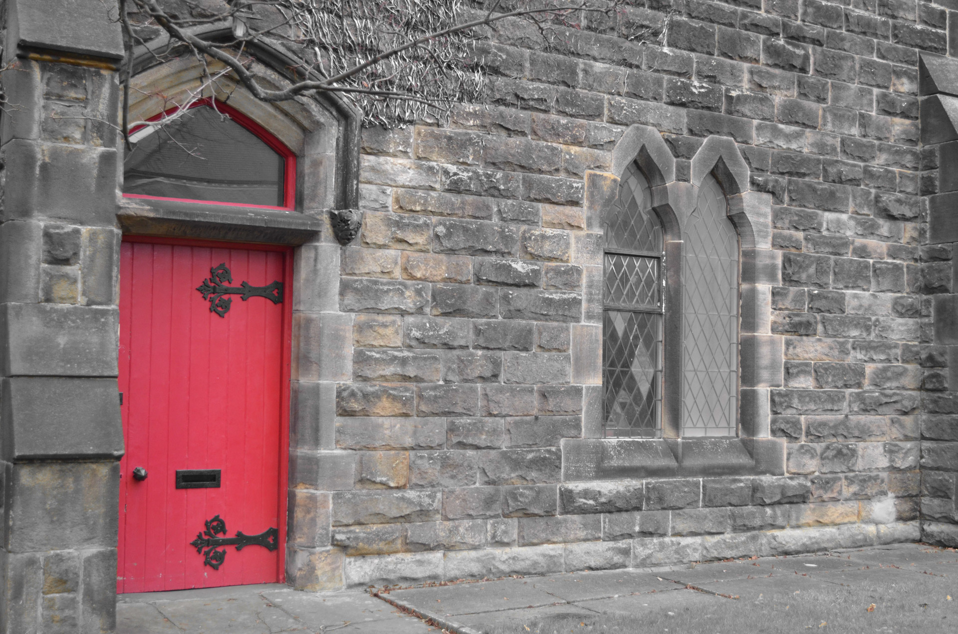 red door church free photo