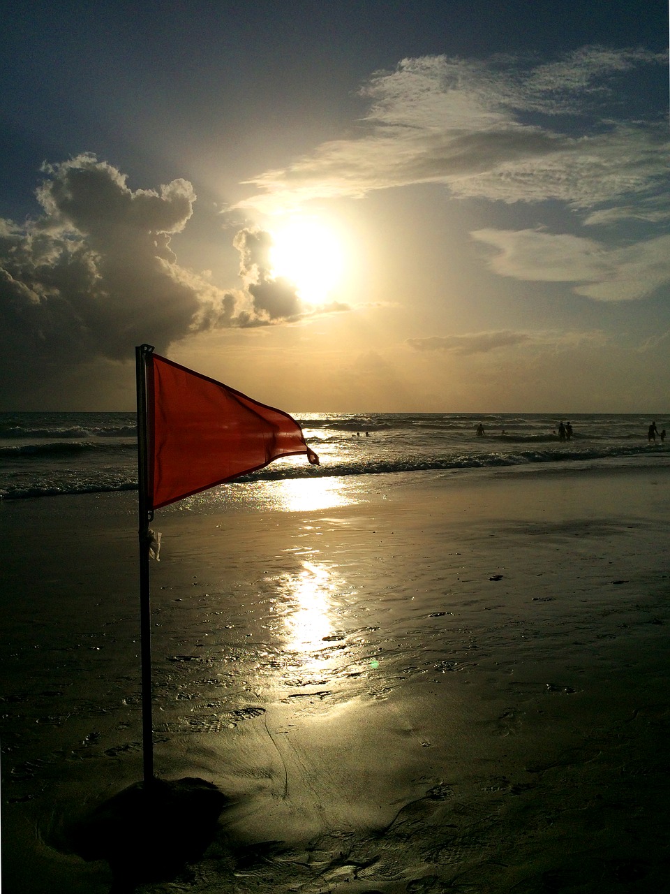 red flag beach bad ban free photo