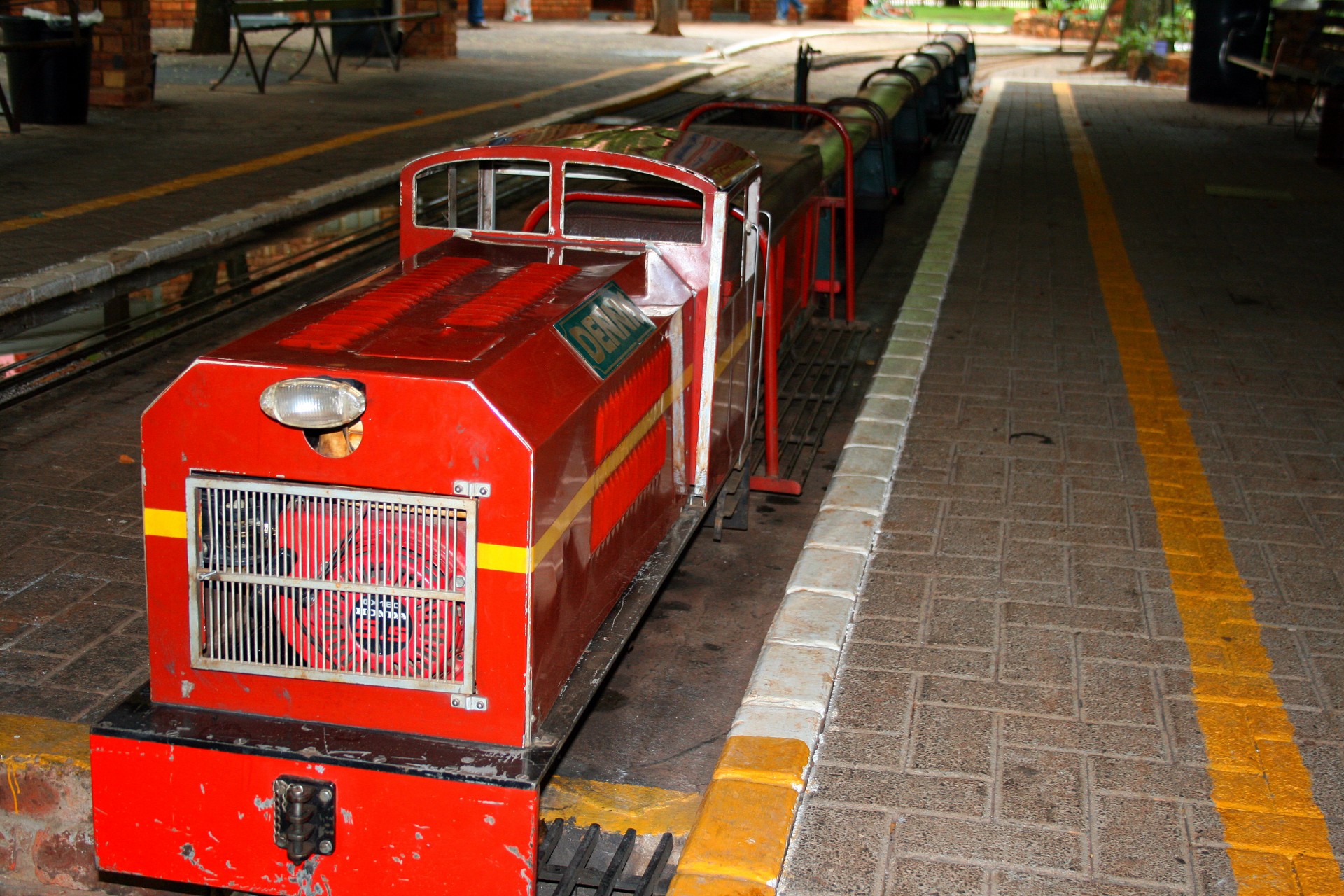 engine locomotive station free photo