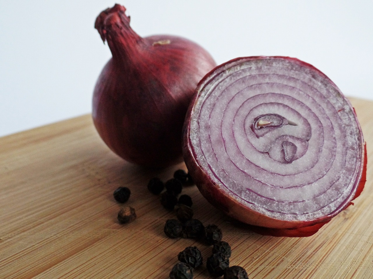 red onions onions vegetables free photo