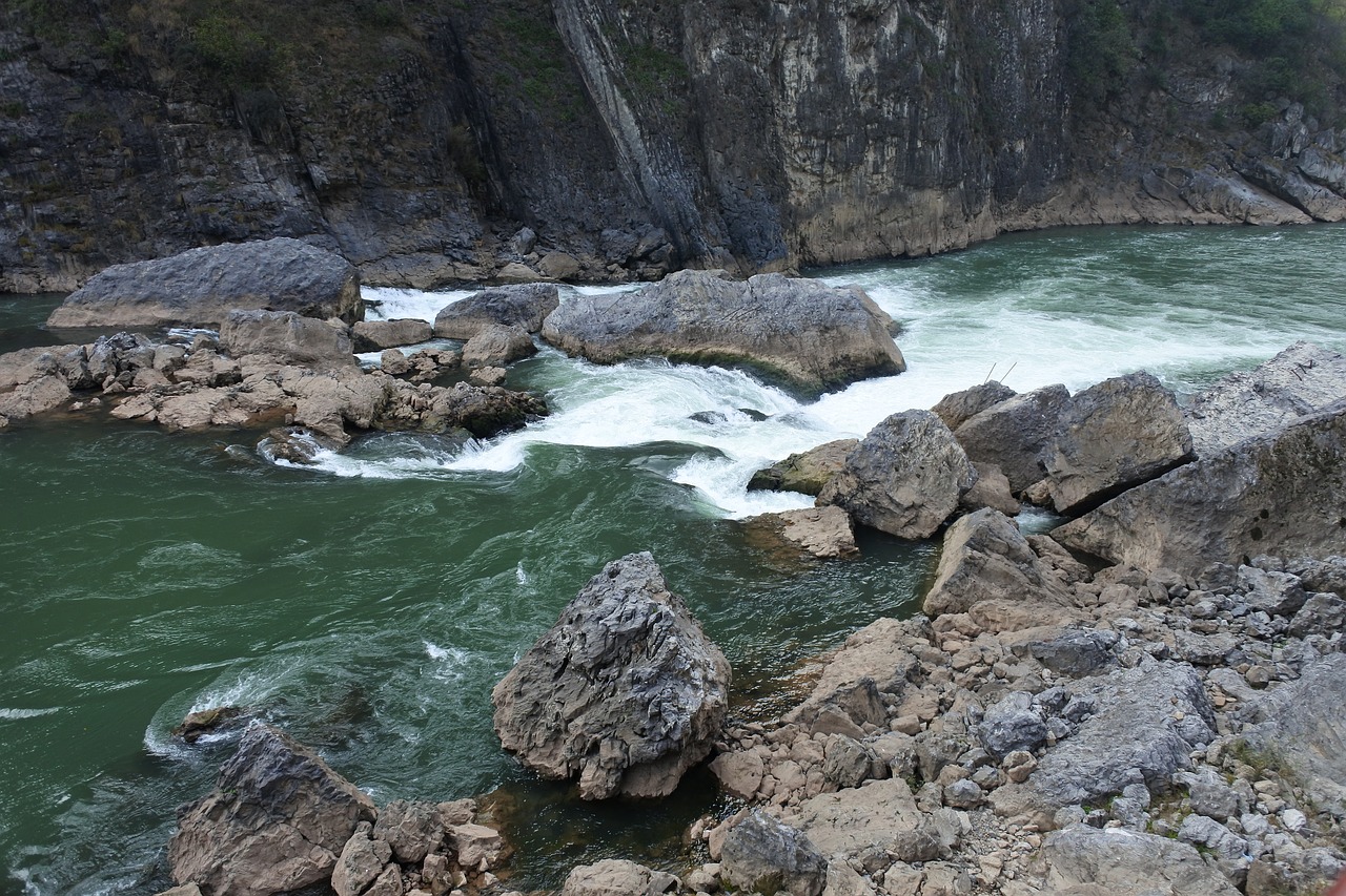 red river  guizhou  the scenery free photo