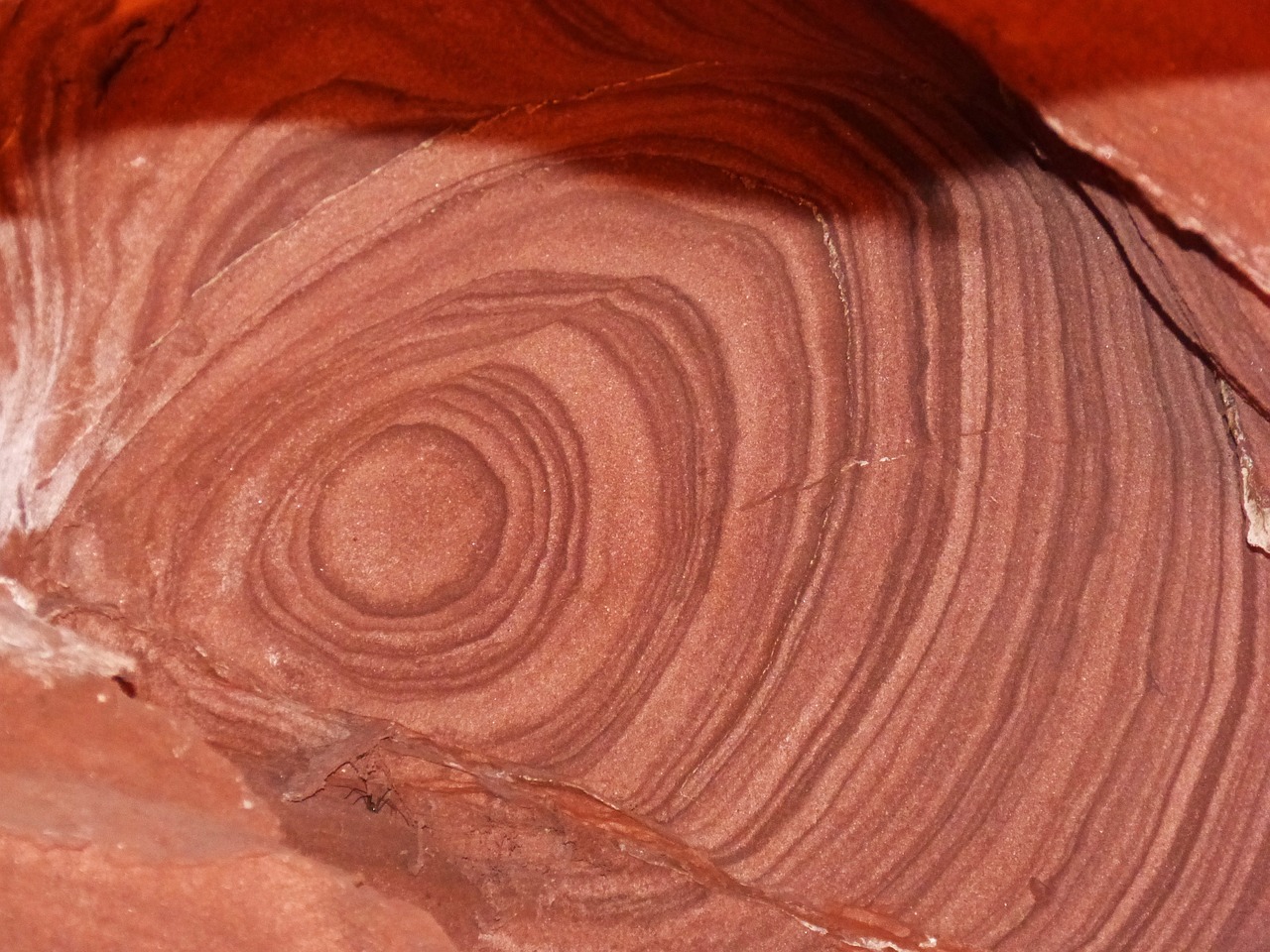 red sandstone brands cave free photo