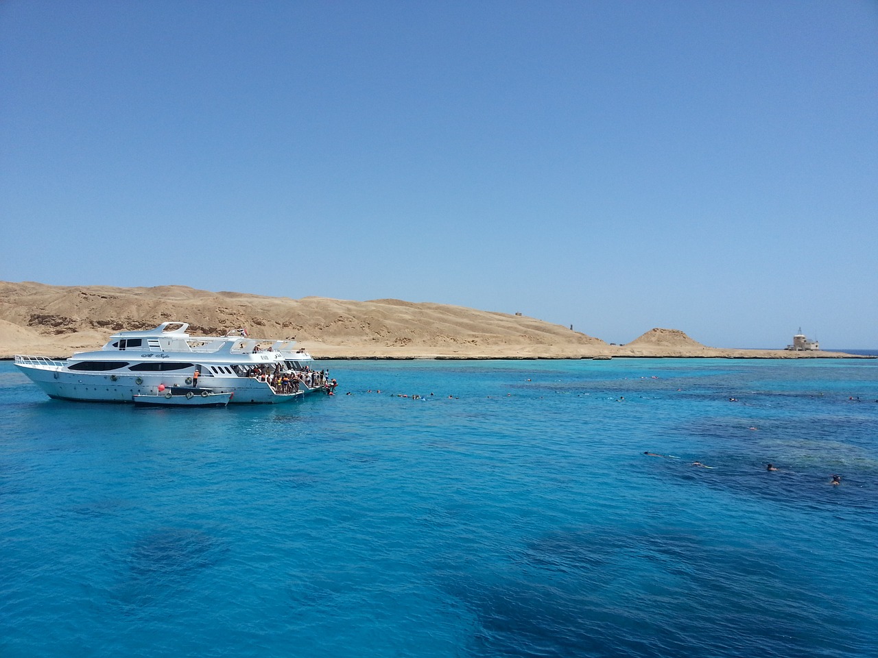 red sea ejipto boat free photo