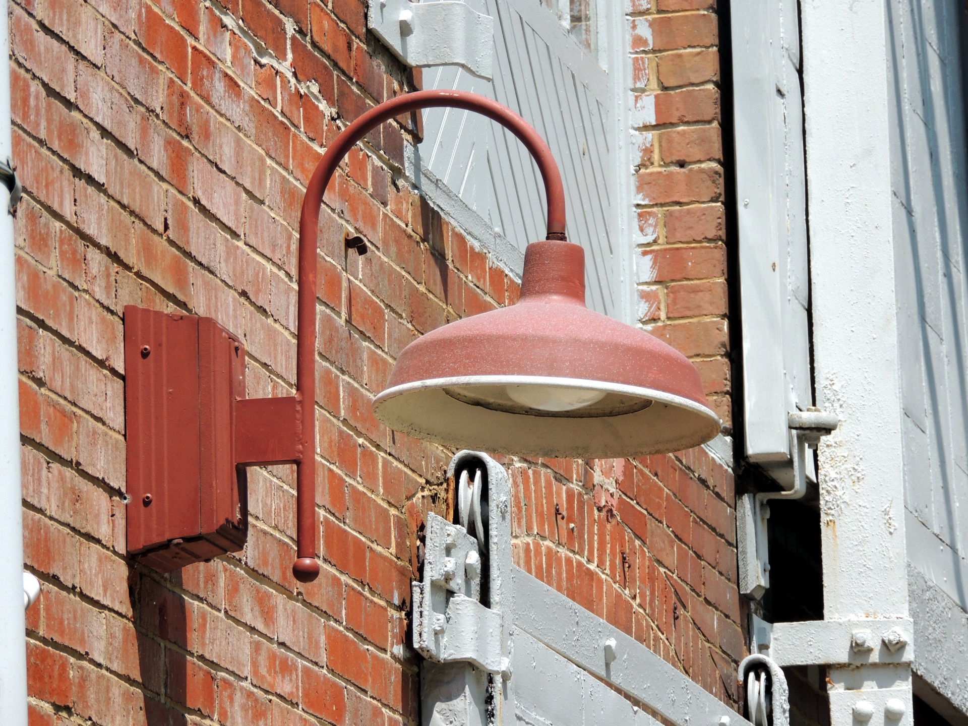 red street lamp free photo