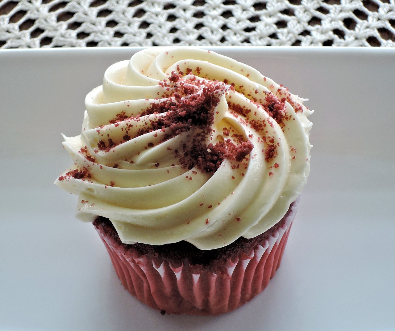 red velvet cupcake cream cheese frosting decorative sugar free photo