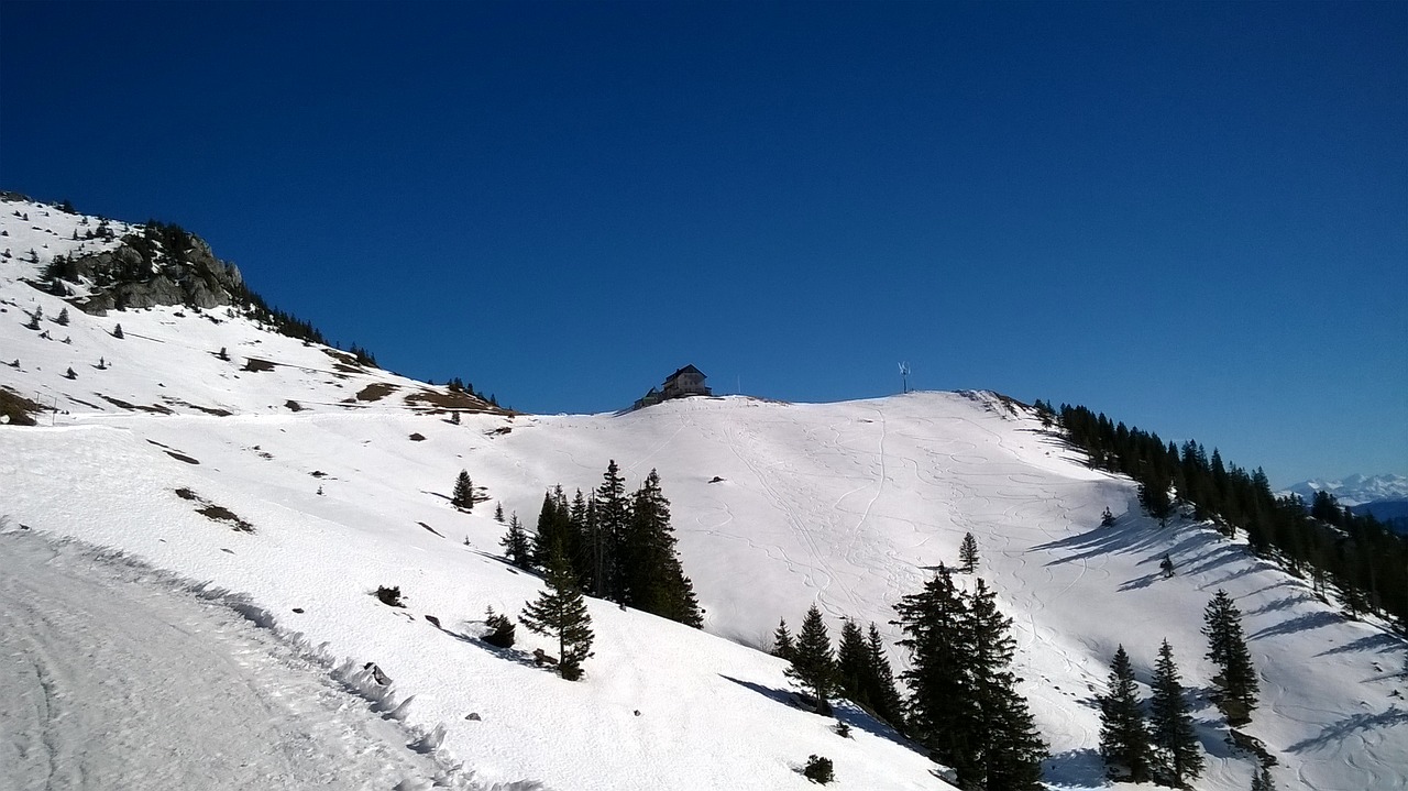 red wall rotwandhaus mountain free photo